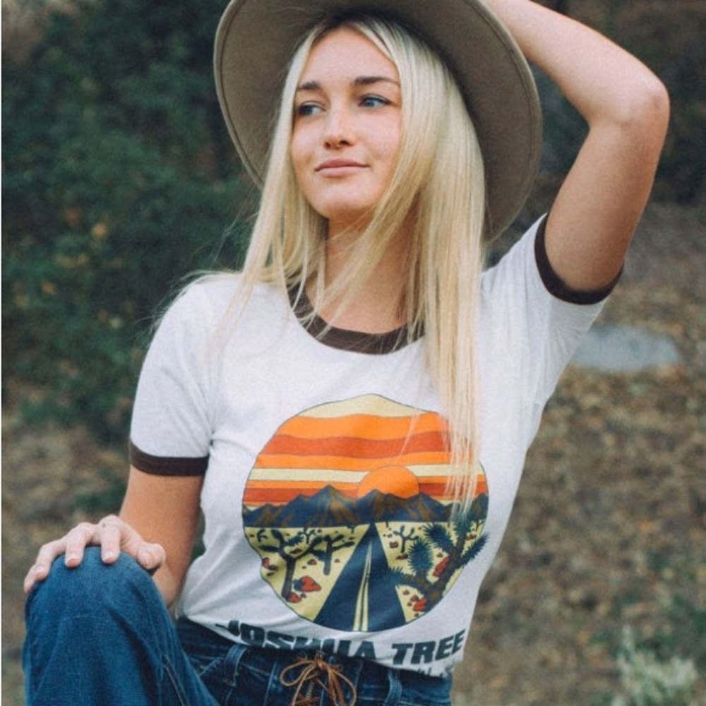 Retro Joshua Tree Graphic Tee - Picture 2 of 3